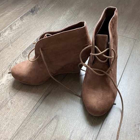 Shoes - Brown wedge heels